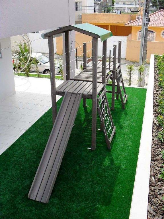 Playground em madeira ecológica EcoÚtil em área de lazer de condomínio