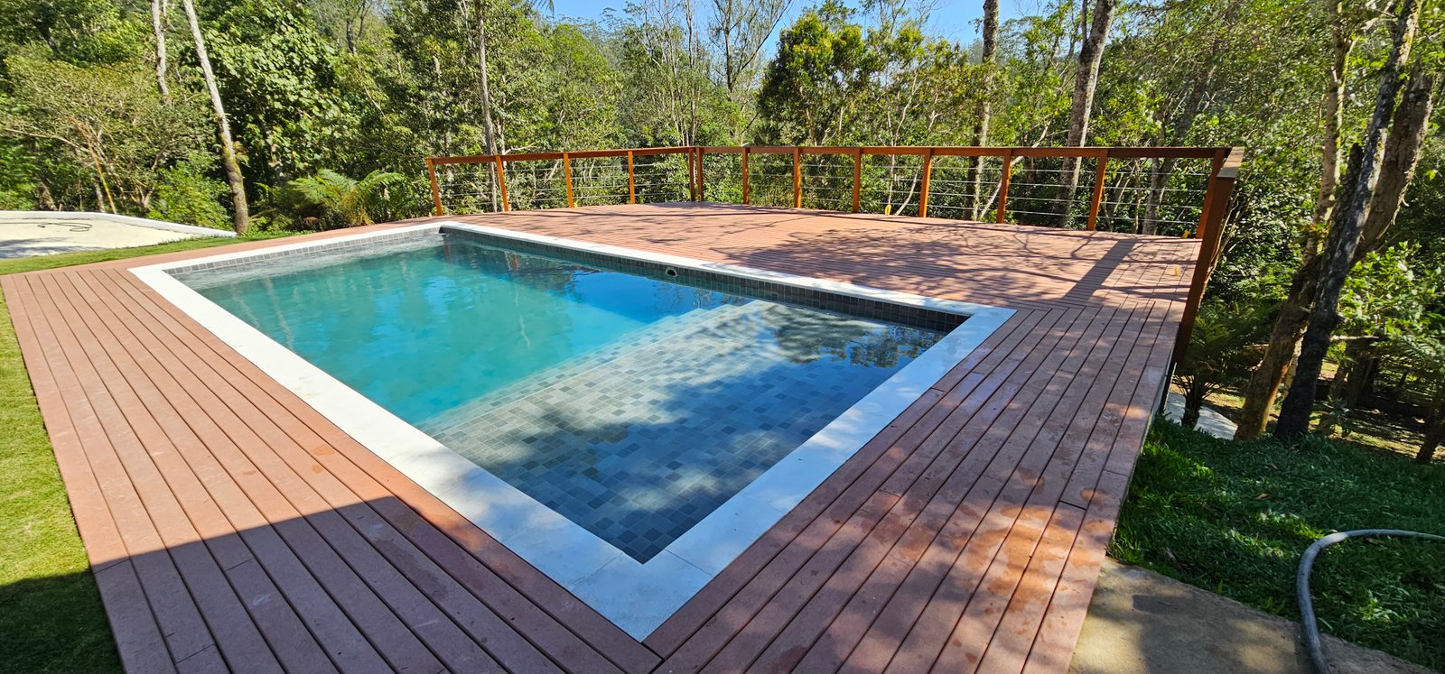 Deck cumaru em área de lazer